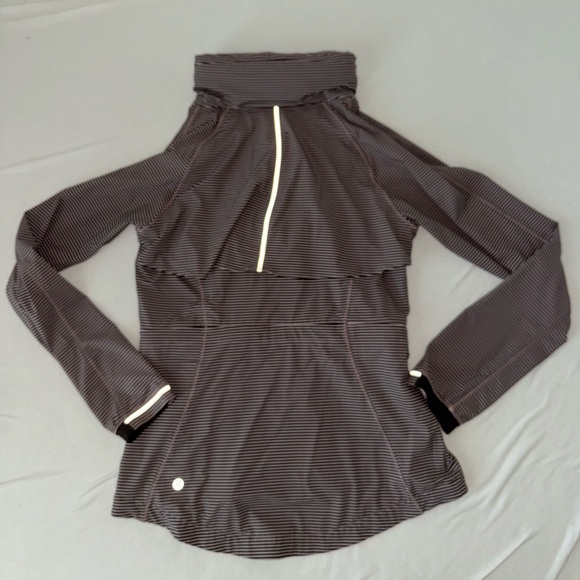 Lululemon Go The Distance Jacket - Picture 5 of 10